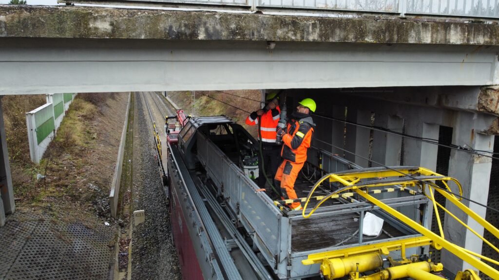 Diagnostika mostu přes trať